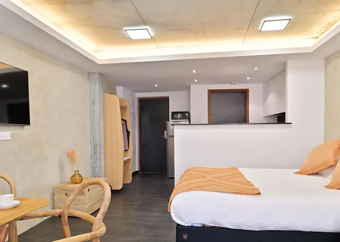 Aparthotel Mademoiselle Josephine 3*