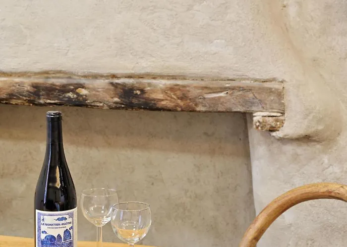 Mademoiselle Josephine Aparthotel 3*